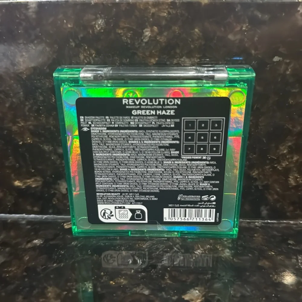 NEW Makeup Revolution‎ Beauty Ultimate Neons 9 Eyeshadow Palette - Green Haze